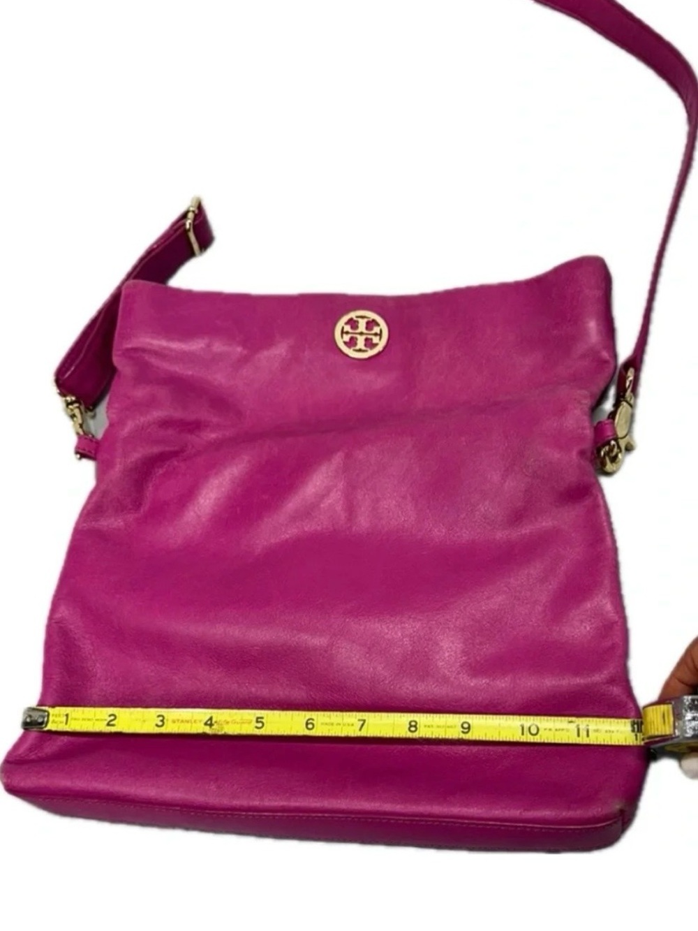Tory Burch Dena convertible crossbody bag featuring Fold-Over gold tone - Picture 13 of 15